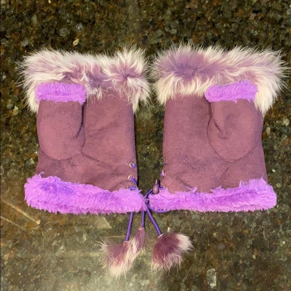 NWOT Faux Fur Gloves - Picture 3 of 3